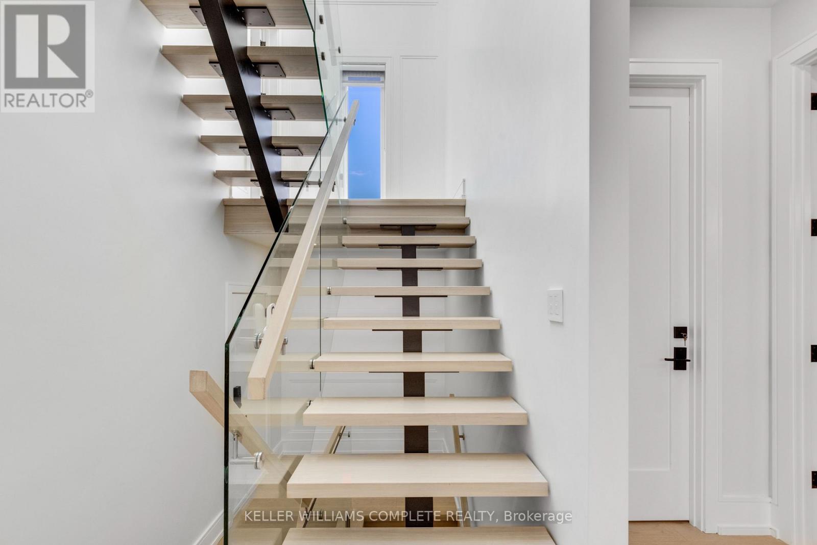 1362 Kenmuir Avenue, Mississauga, Ontario  L5G 4B4 - Photo 9 - W12997440