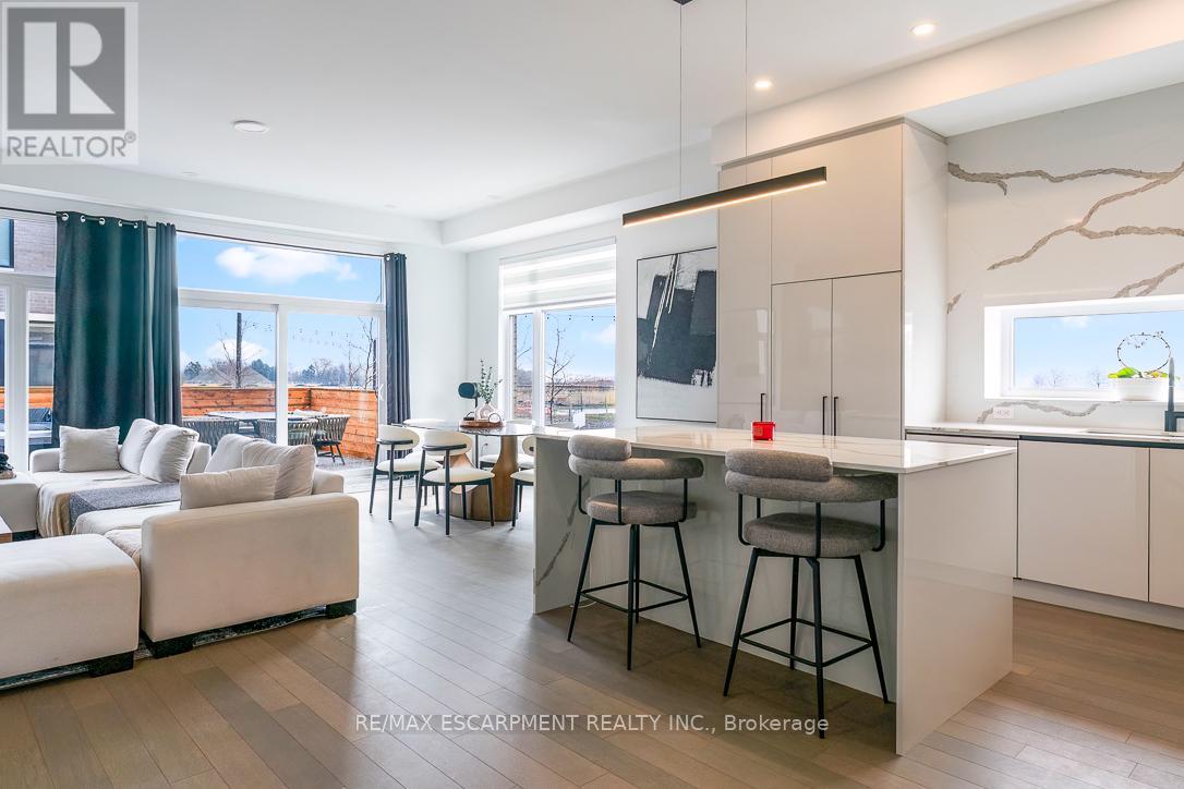 98 - 35 Lou Parson Way, Mississauga, Ontario  L5H 0B2 - Photo 10 - W12983084