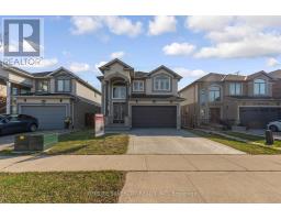 153 MEDICI LANE, Hamilton, Ontario