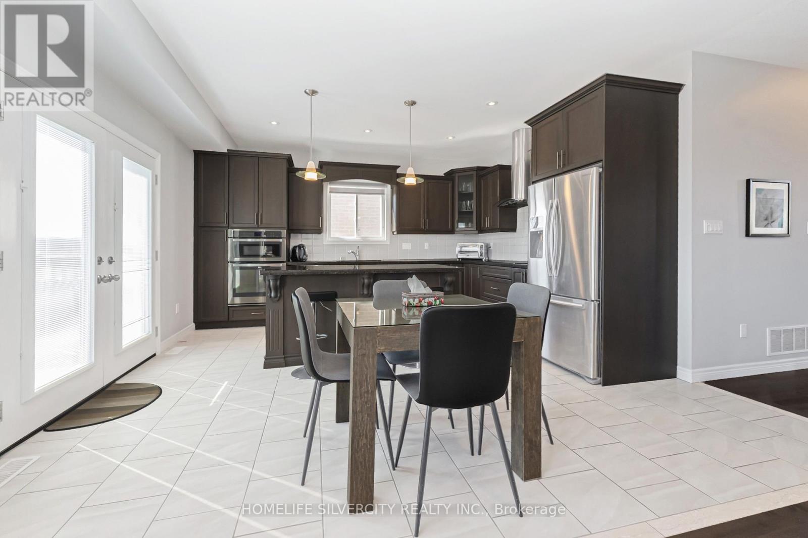 153 Medici Lane, Hamilton, Ontario  L9B 0G7 - Photo 10 - X12987404