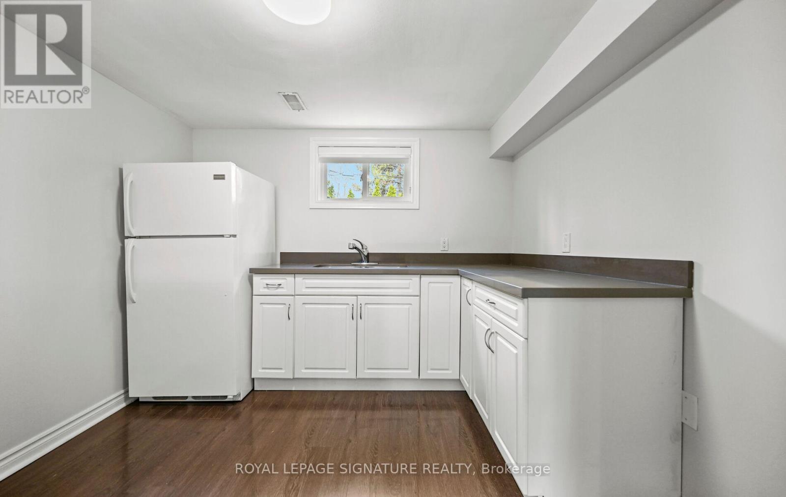 1207 Pinegrove Road, Oakville, Ontario  L6L 2W8 - Photo 20 - W12999024