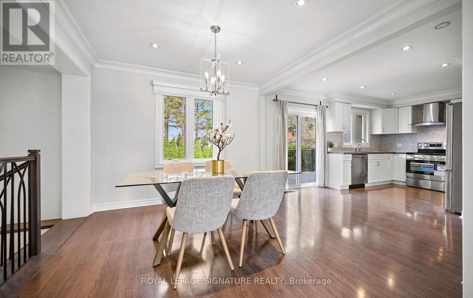 1207 Pinegrove Road, Oakville, Ontario  L6L 2W8 - Photo 7 - W12999024