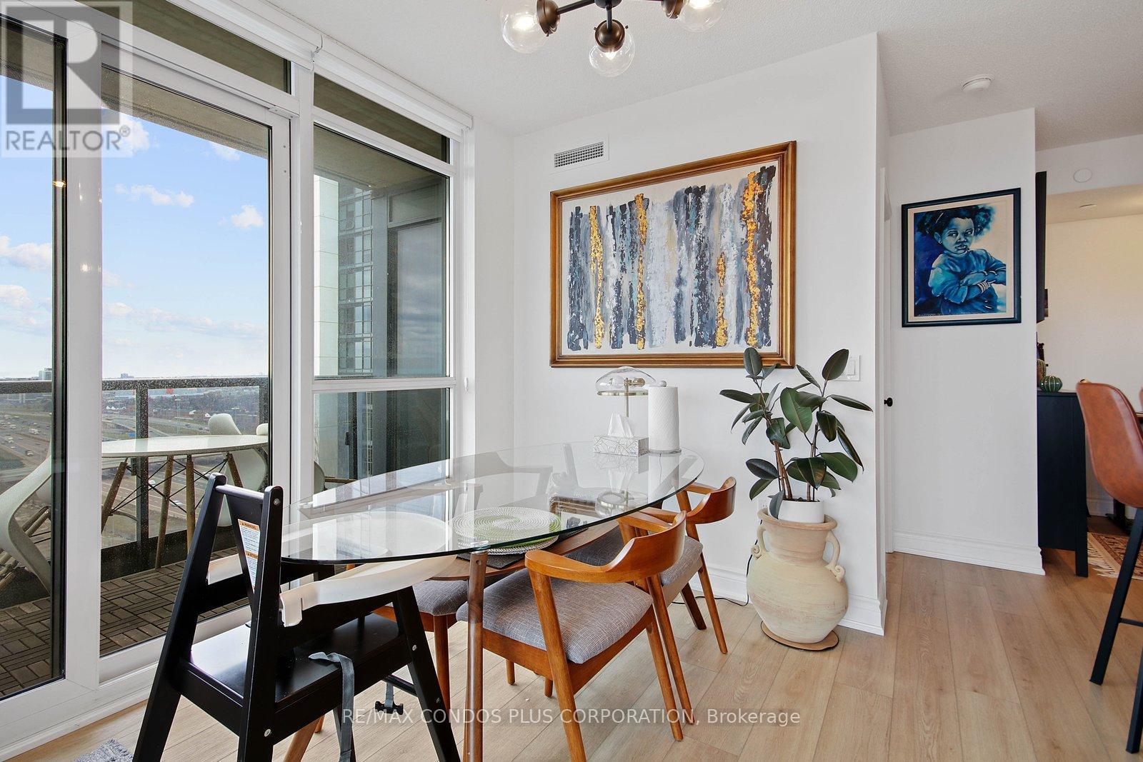 1802 - 9 Valhalla Inn Road, Toronto, Ontario  M9B 1S9 - Photo 11 - W12999038