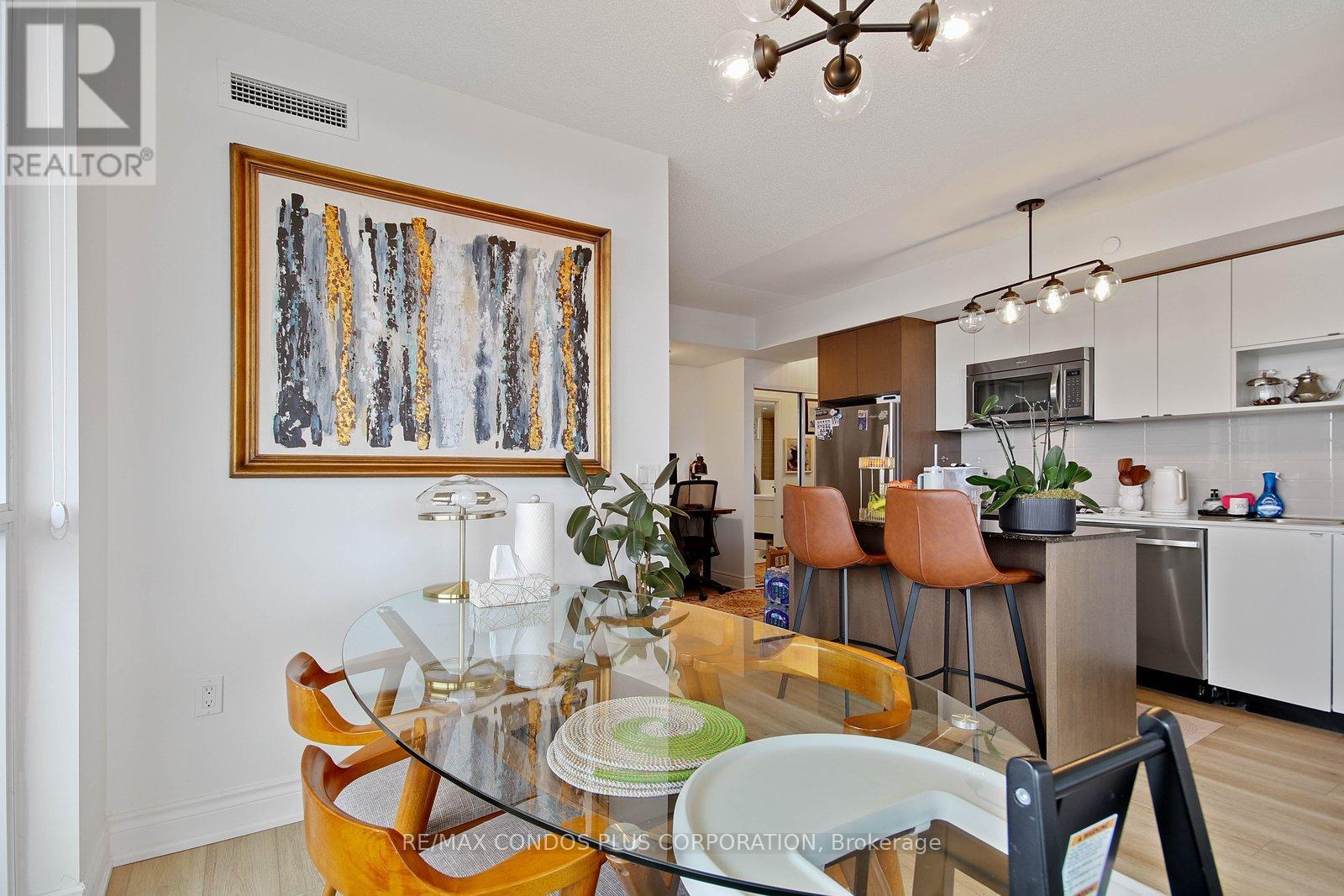 1802 - 9 Valhalla Inn Road, Toronto, Ontario  M9B 1S9 - Photo 12 - W12999038