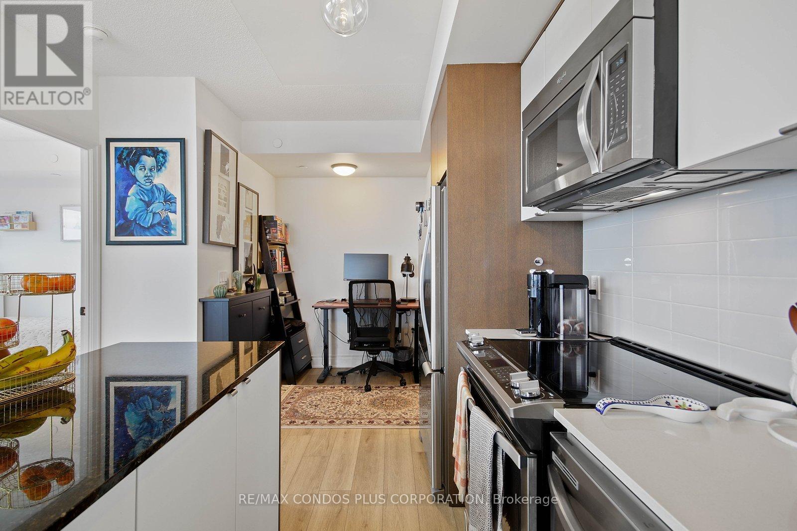 1802 - 9 Valhalla Inn Road, Toronto, Ontario  M9B 1S9 - Photo 9 - W12999038