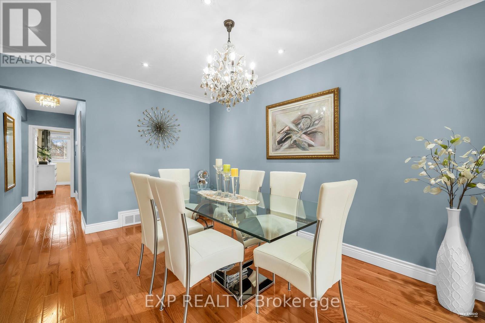 24 Goldcrest Boulevard, Toronto, Ontario  M6L 2X5 - Photo 14 - W12999050