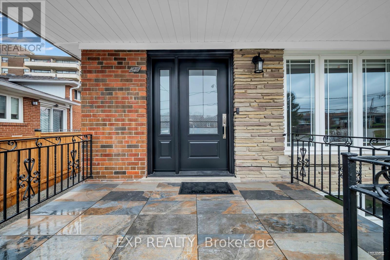 24 Goldcrest Boulevard, Toronto, Ontario  M6L 2X5 - Photo 2 - W12999050