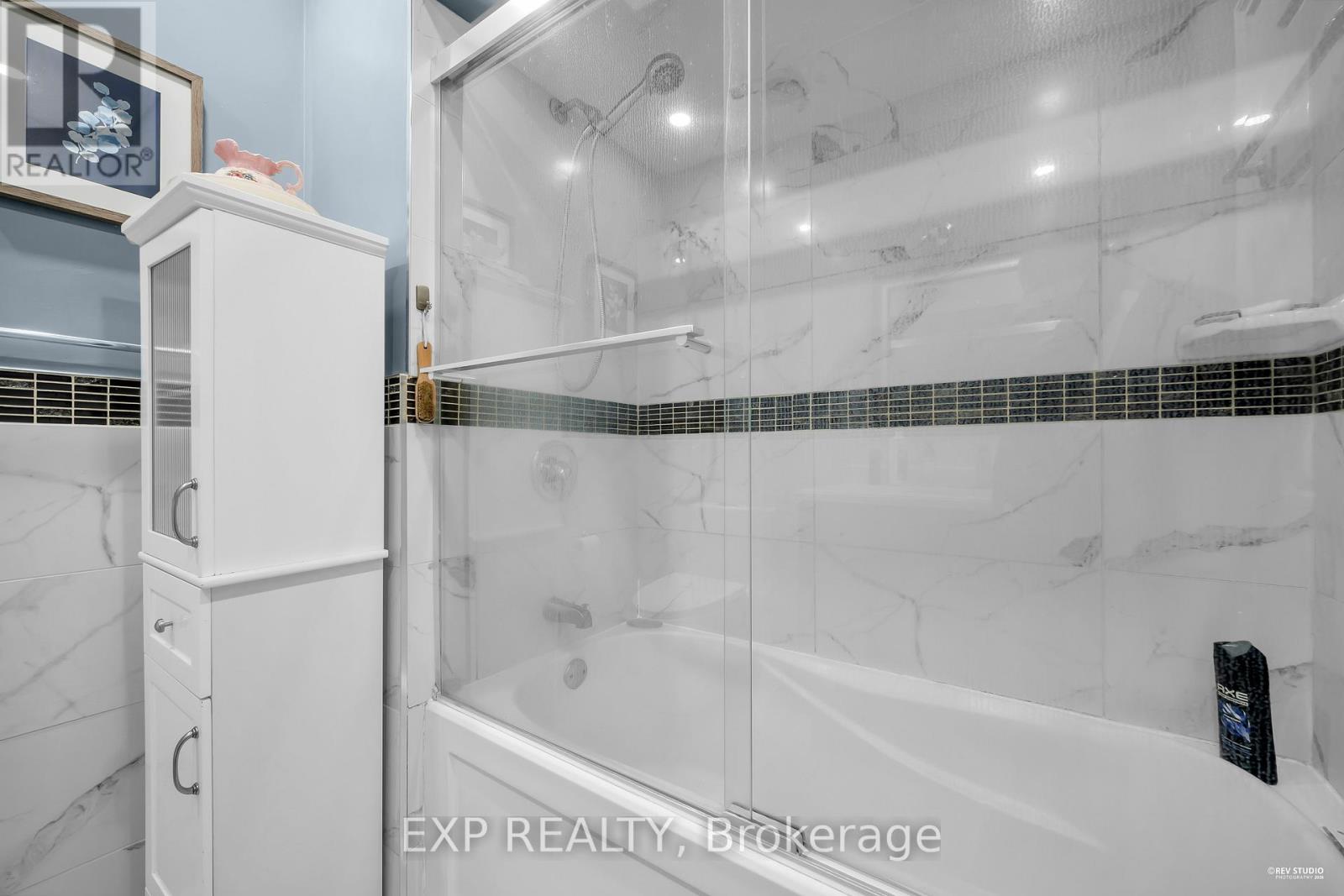 24 Goldcrest Boulevard, Toronto, Ontario  M6L 2X5 - Photo 20 - W12999050