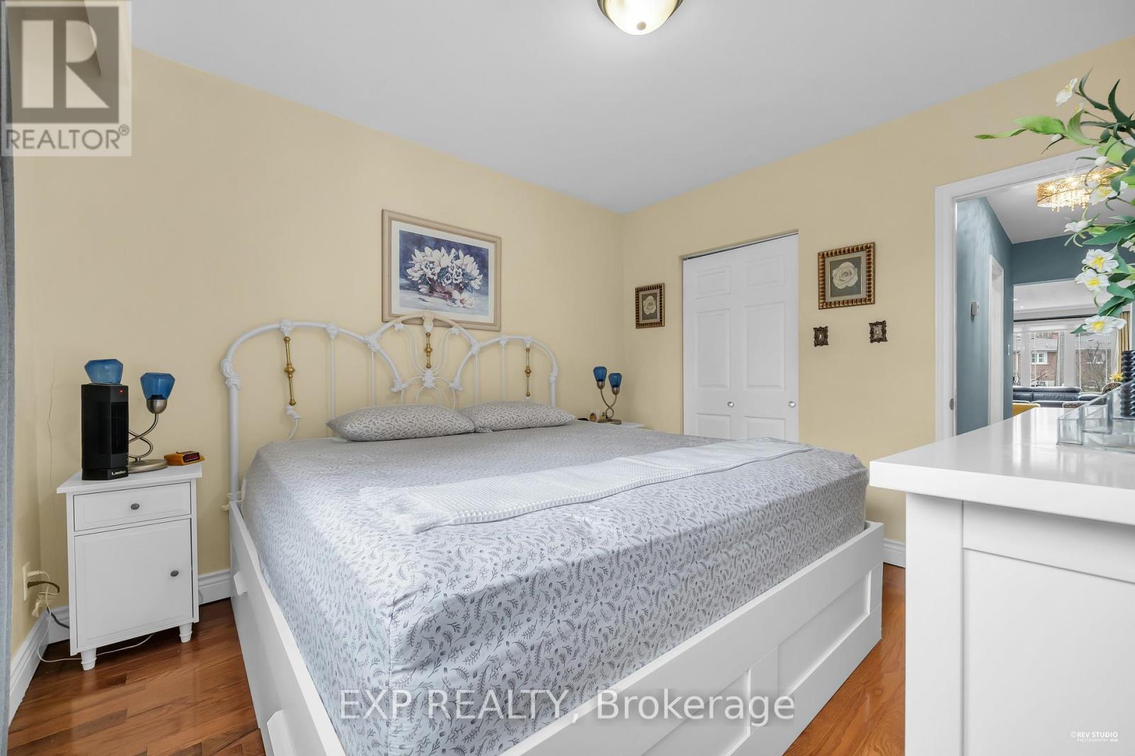 24 Goldcrest Boulevard, Toronto, Ontario  M6L 2X5 - Photo 22 - W12999050