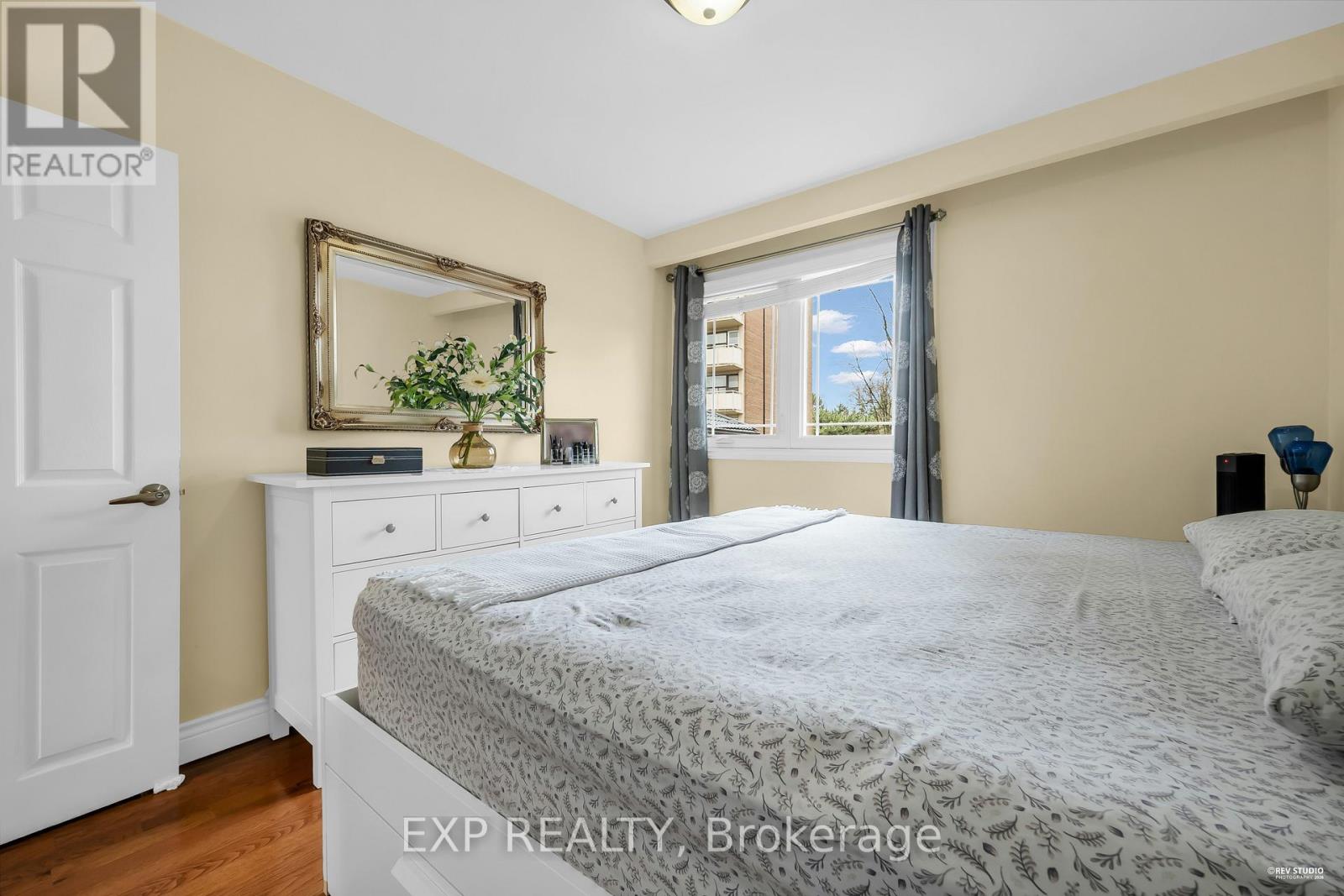 24 Goldcrest Boulevard, Toronto, Ontario  M6L 2X5 - Photo 23 - W12999050