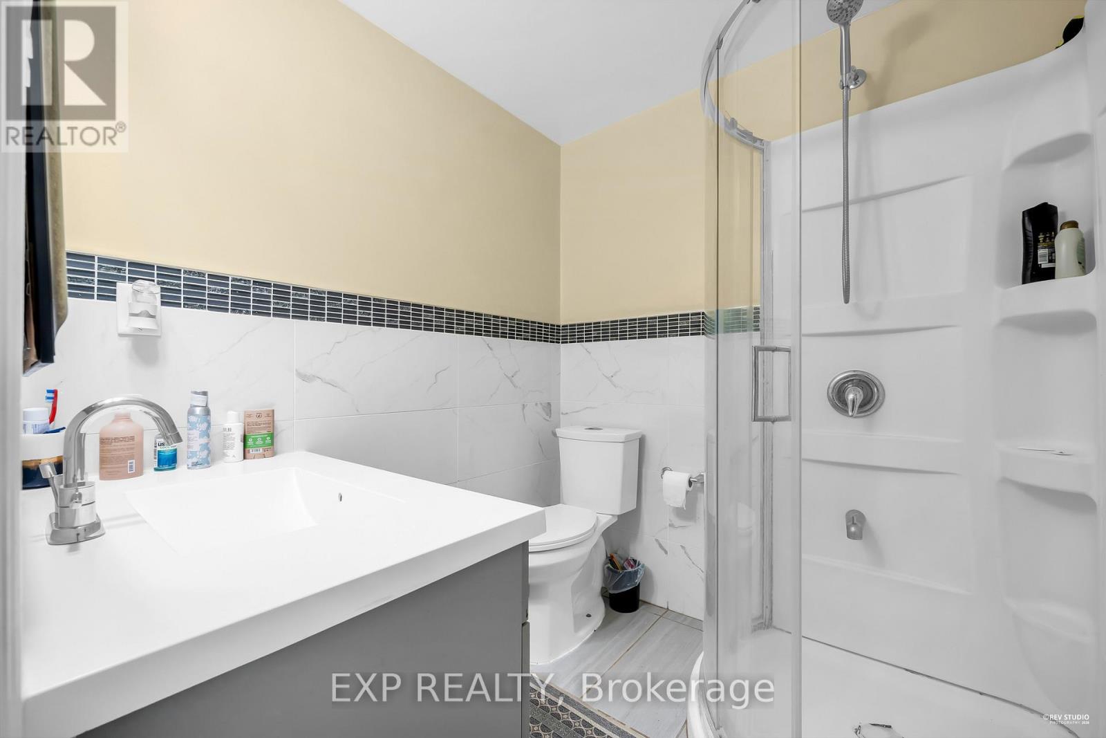 24 Goldcrest Boulevard, Toronto, Ontario  M6L 2X5 - Photo 32 - W12999050