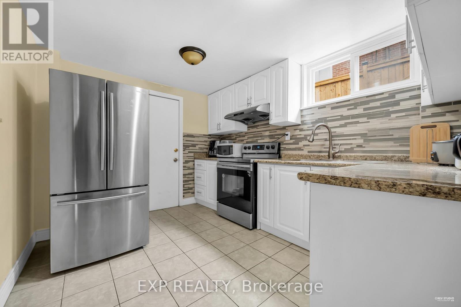 24 Goldcrest Boulevard, Toronto, Ontario  M6L 2X5 - Photo 39 - W12999050