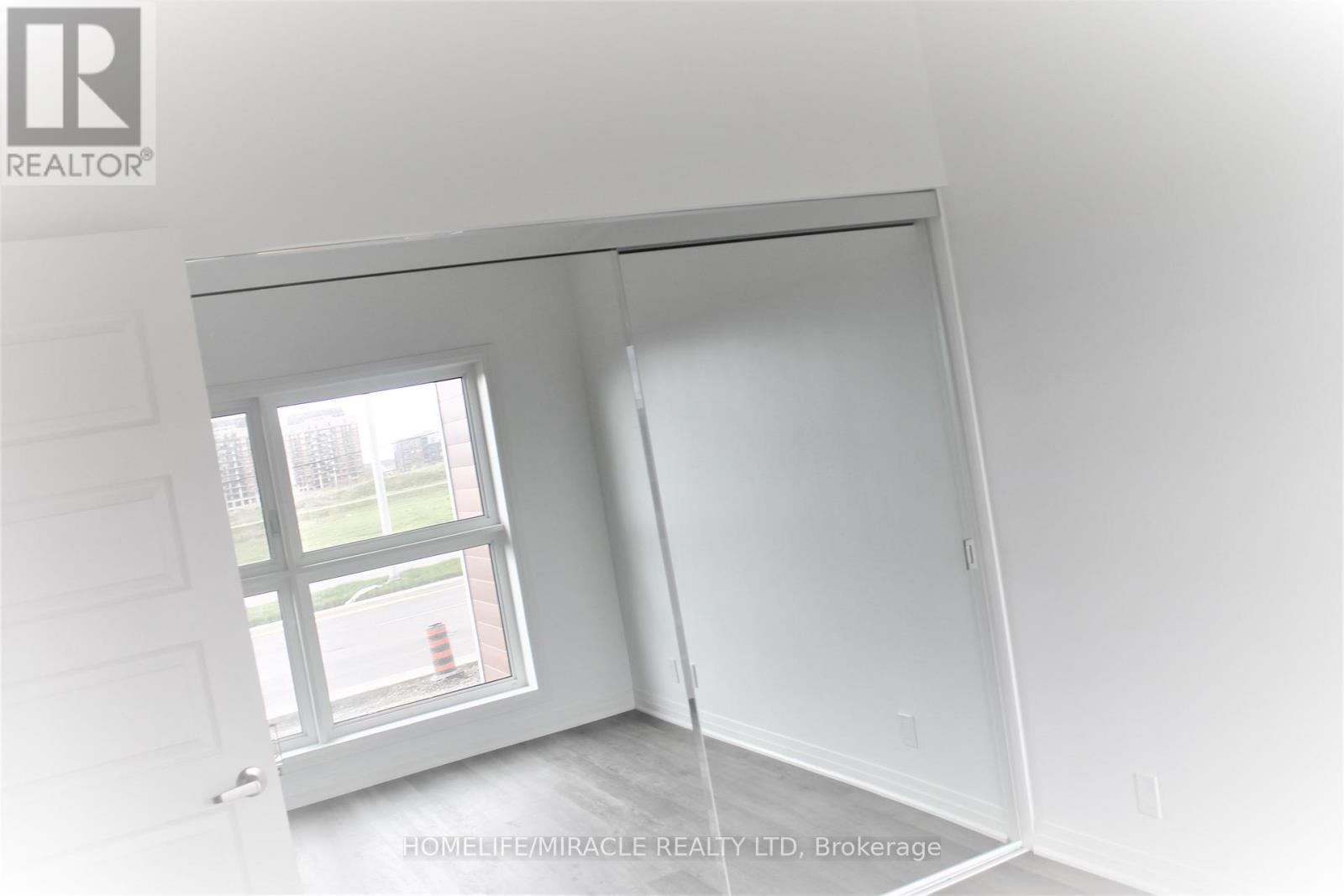 102 Grovewood Common, Oakville, Ontario  L6H 0X2 - Photo 13 - W12999070