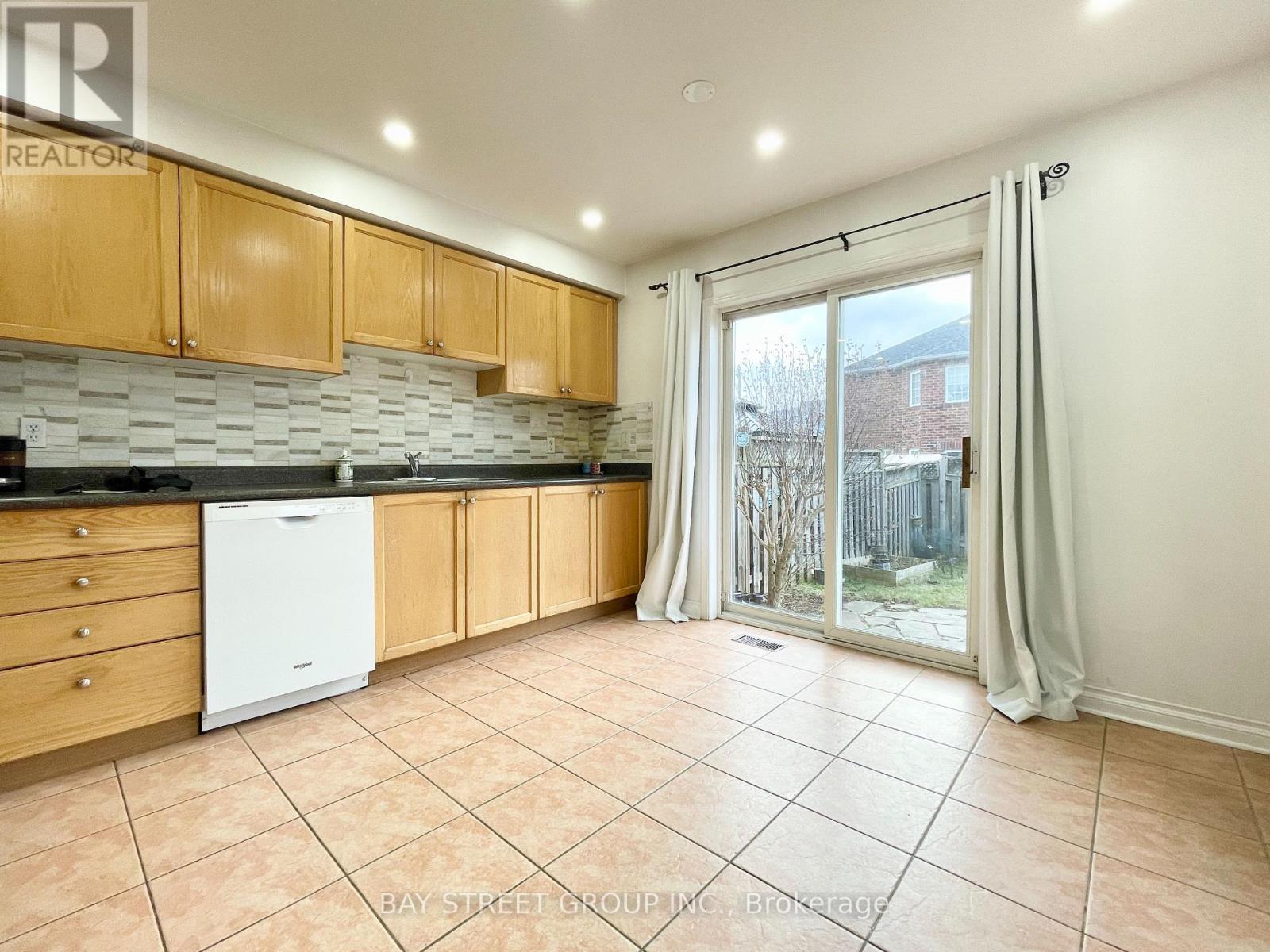 1153 Davis Lane, Milton, Ontario  L9T 5R1 - Photo 10 - W12999072