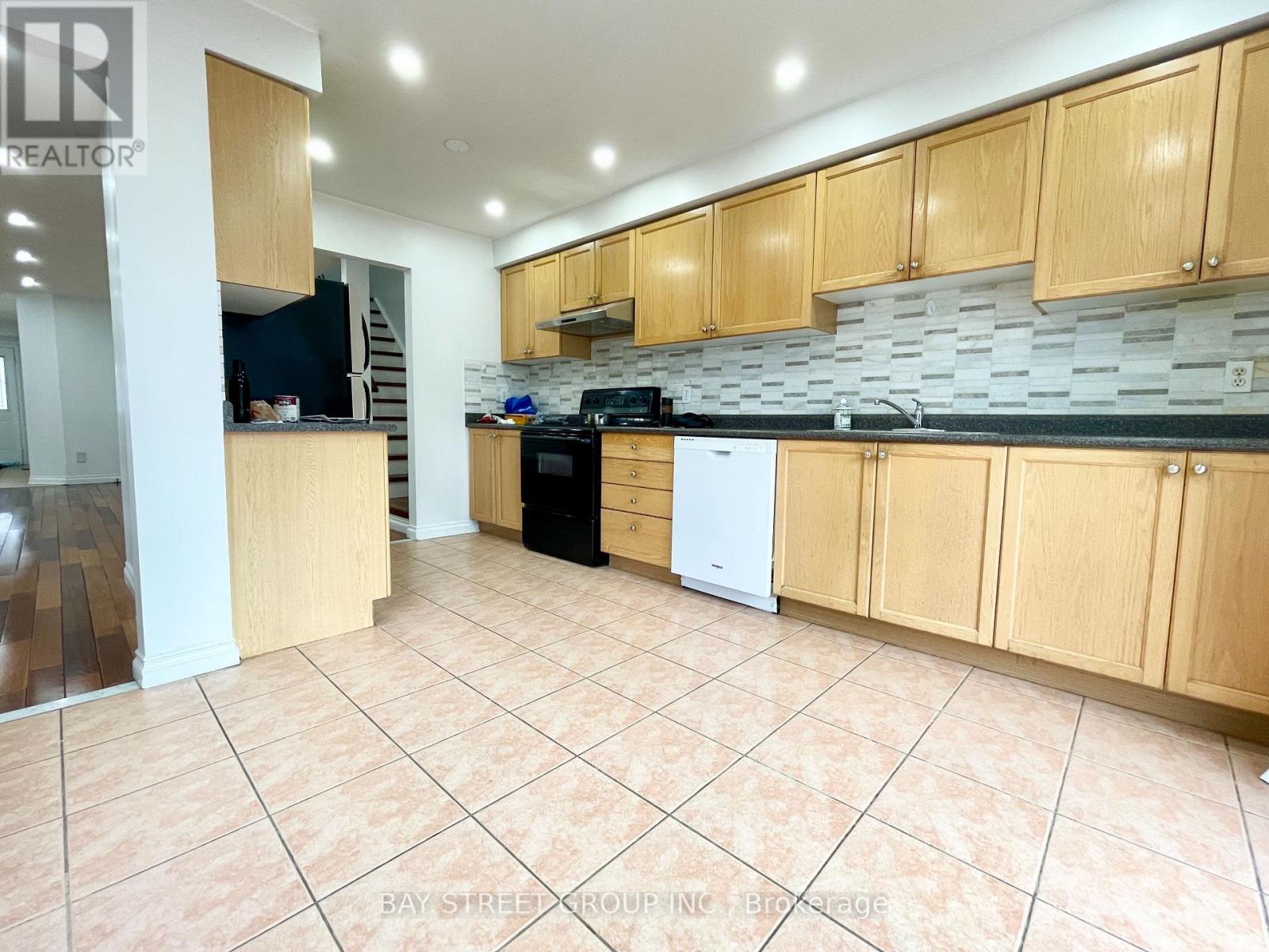 1153 Davis Lane, Milton, Ontario  L9T 5R1 - Photo 11 - W12999072