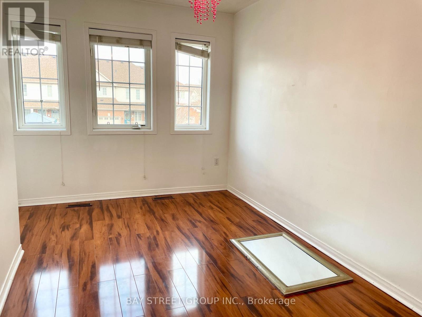 1153 Davis Lane, Milton, Ontario  L9T 5R1 - Photo 13 - W12999072