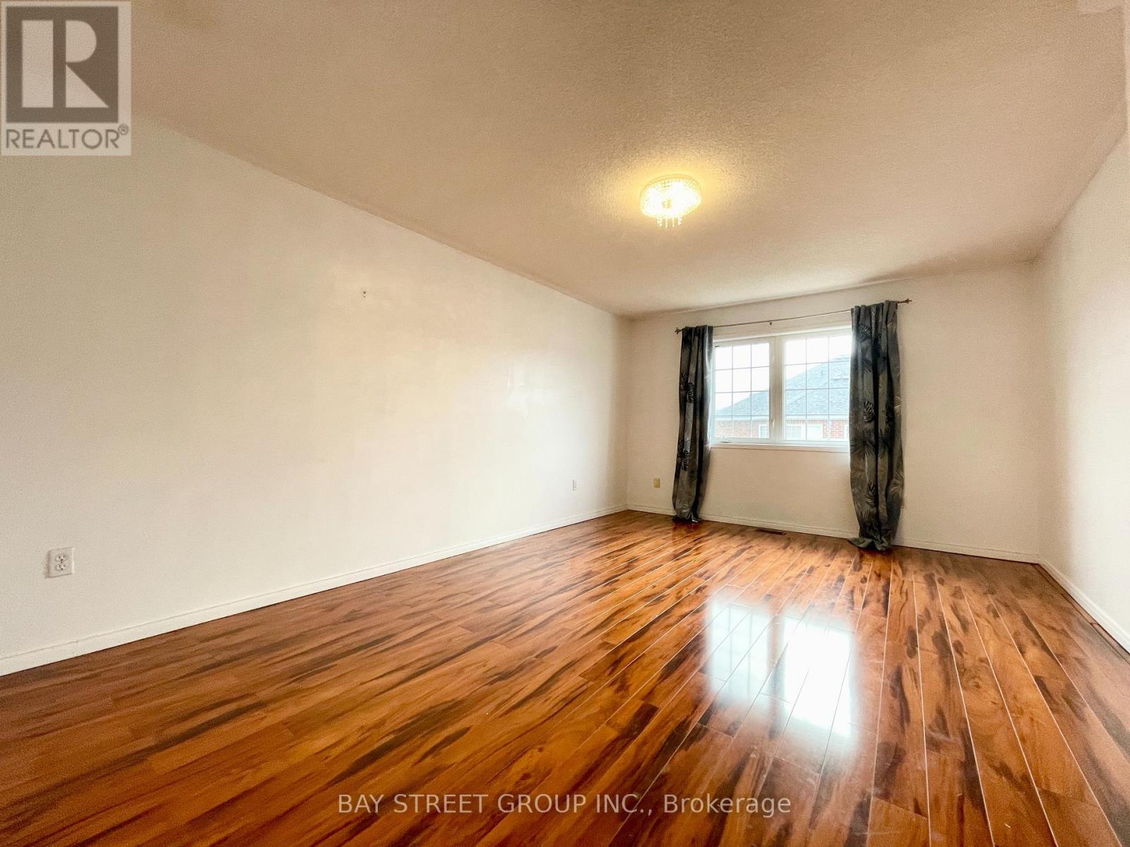 1153 Davis Lane, Milton, Ontario  L9T 5R1 - Photo 17 - W12999072