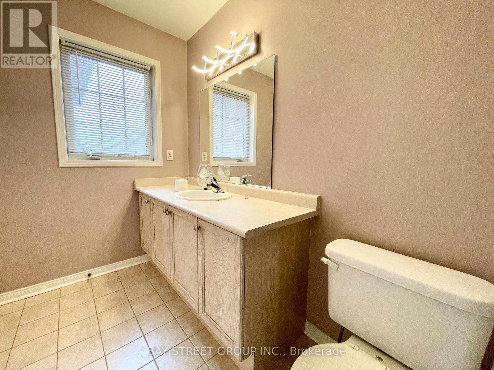 1153 Davis Lane, Milton, Ontario  L9T 5R1 - Photo 19 - W12999072