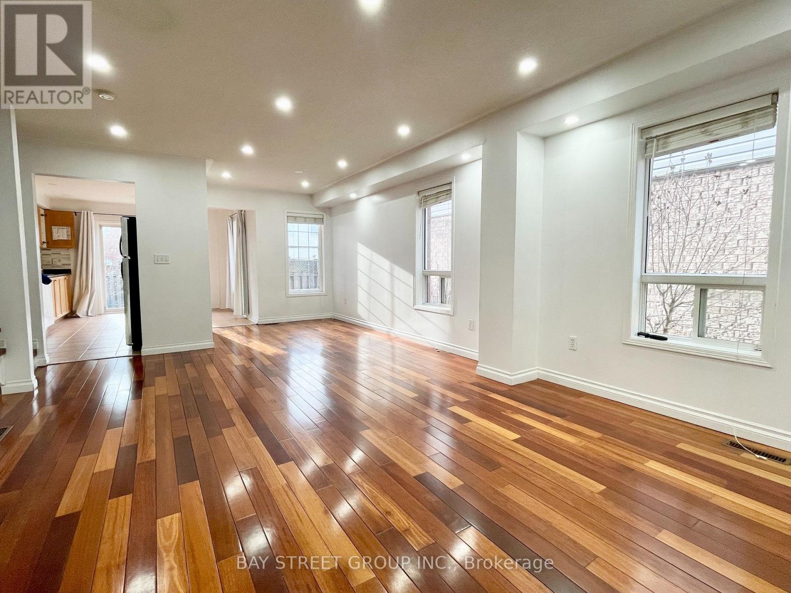 1153 Davis Lane, Milton, Ontario  L9T 5R1 - Photo 5 - W12999072