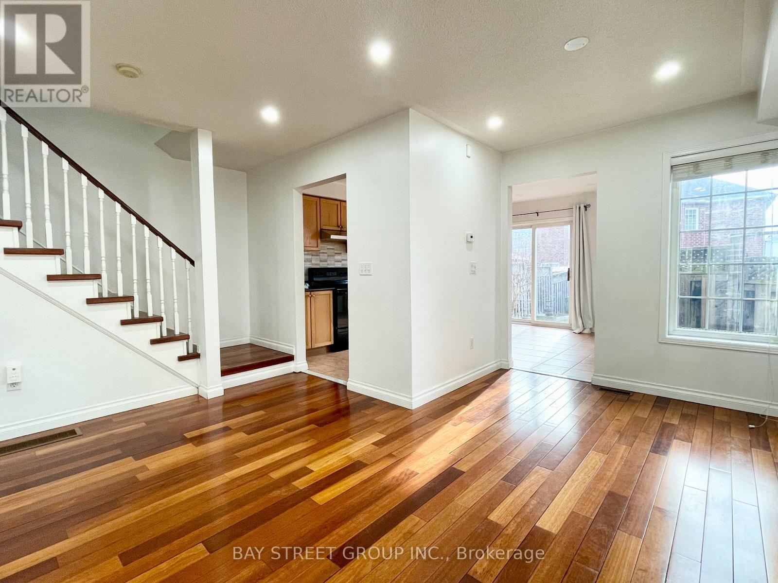 1153 Davis Lane, Milton, Ontario  L9T 5R1 - Photo 8 - W12999072