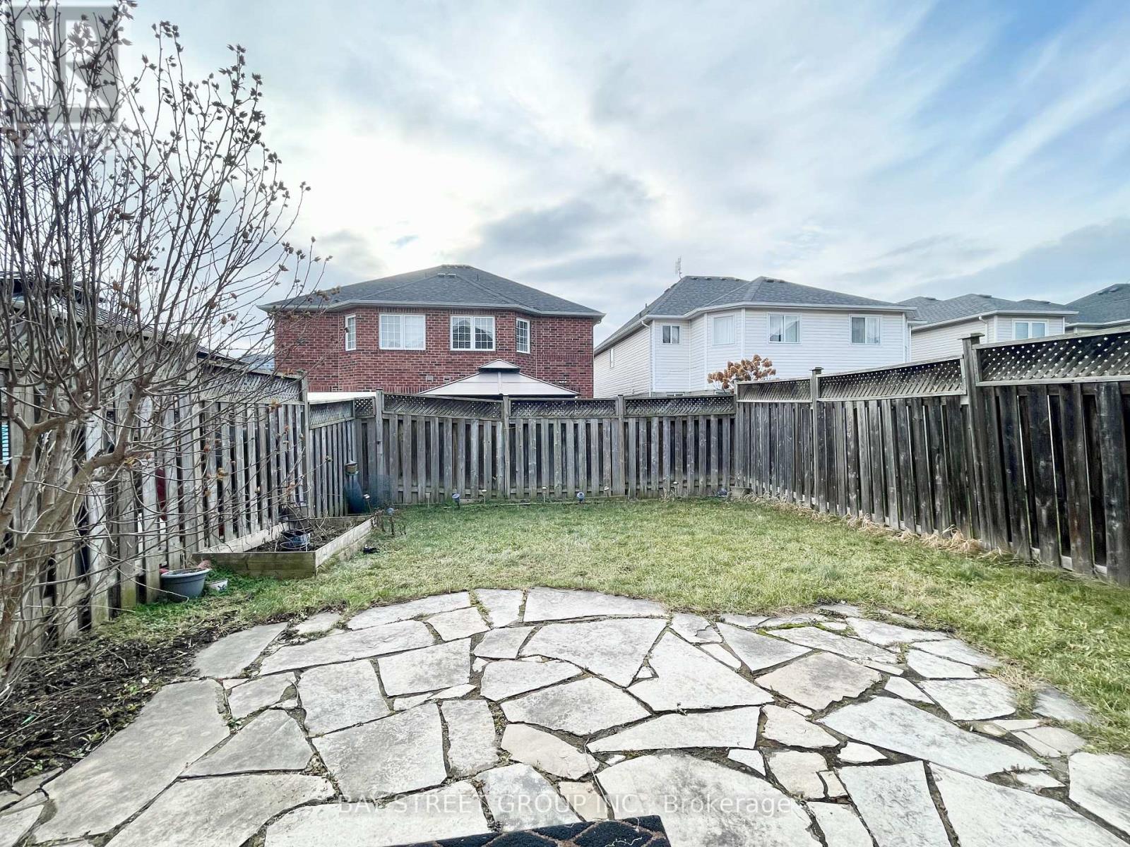 1153 Davis Lane, Milton, Ontario  L9T 5R1 - Photo 9 - W12999072