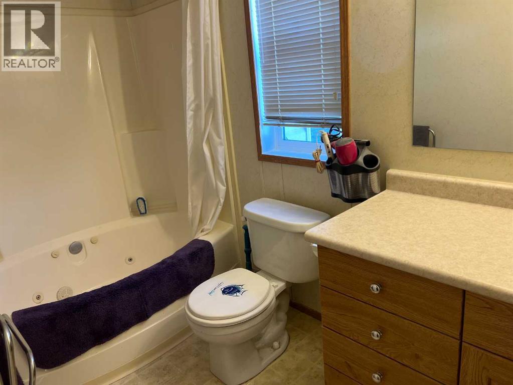 806 5 A Street, Fox Creek, Alberta  T0H 1P0 - Photo 7 - A2300838