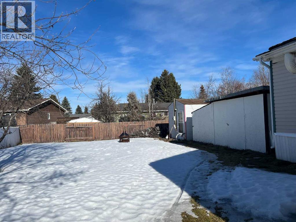 806 5 A Street, Fox Creek, Alberta  T0H 1P0 - Photo 11 - A2300838