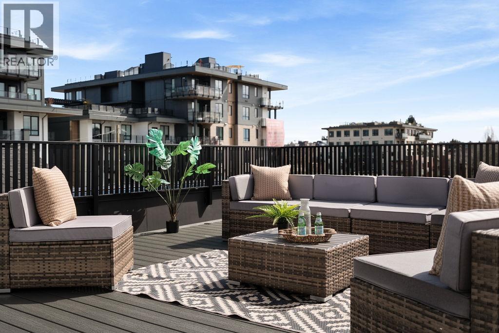 1 2282 E 8th Avenue, Vancouver, British Columbia  V5N 1V5 - Photo 2 - R3111391