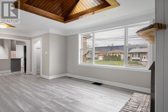 116 Irene Avenue, Hamilton, Ontario  L8G 2B5 - Photo 6 - X12999080