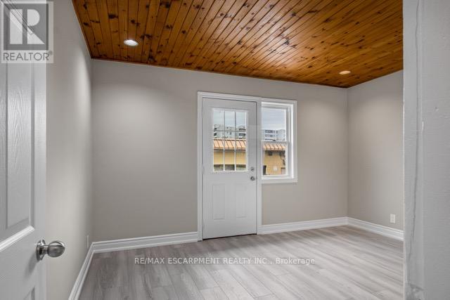 116 Irene Avenue, Hamilton, Ontario  L8G 2B5 - Photo 9 - X12999080