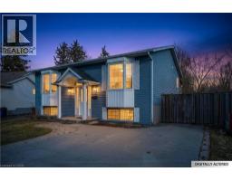 17 ANDERSON Crescent, Smithville, Ontario