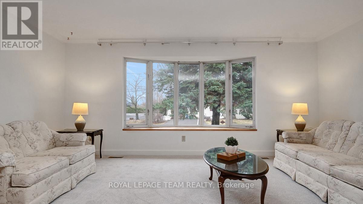 1107 Falaise Road, Ottawa, Ontario  K2E 6R1 - Photo 4 - X12999076