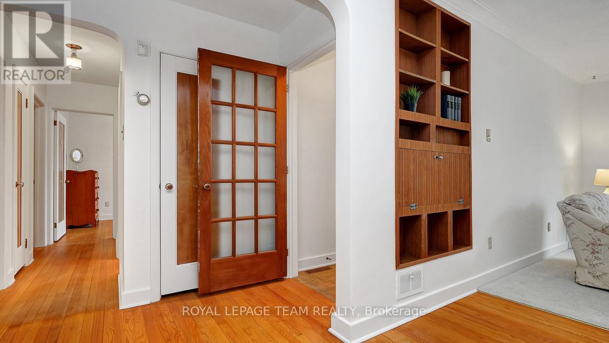 1107 Falaise Road, Ottawa, Ontario  K2E 6R1 - Photo 8 - X12999076