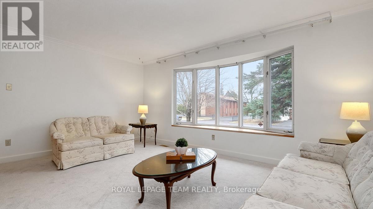 1107 Falaise Road, Ottawa, Ontario  K2E 6R1 - Photo 9 - X12999076