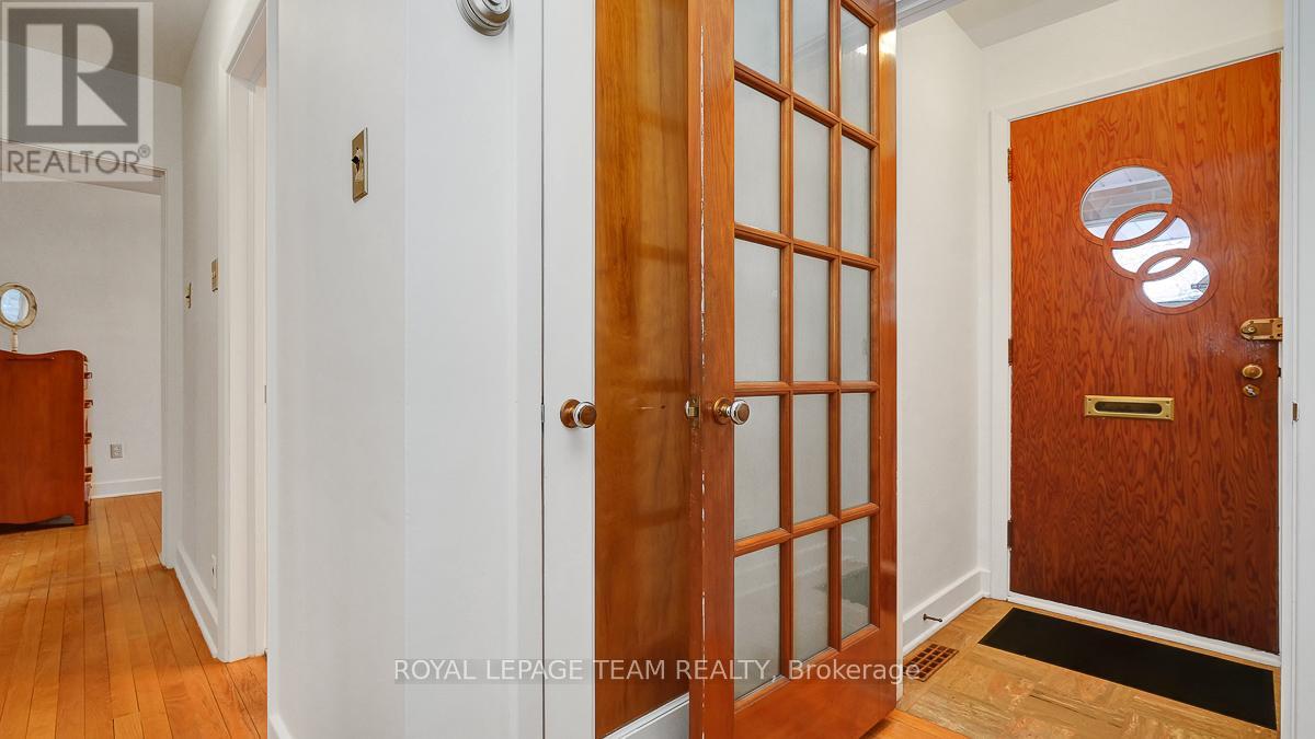 1107 Falaise Road, Ottawa, Ontario  K2E 6R1 - Photo 6 - X12999076