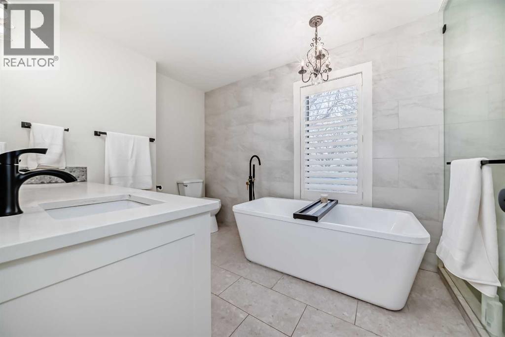 6303 Louise Road SW, Calgary, Alberta  T3E 5V3 - Photo 19 - A2299881