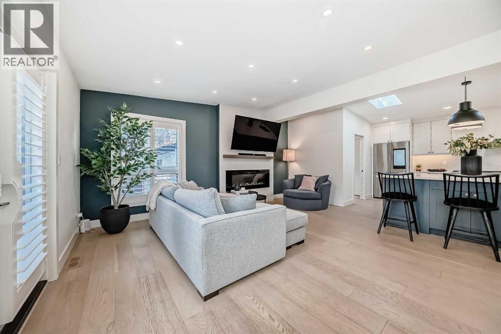 6303 Louise Road SW, Calgary, Alberta  T3E 5V3 - Photo 9 - A2299881