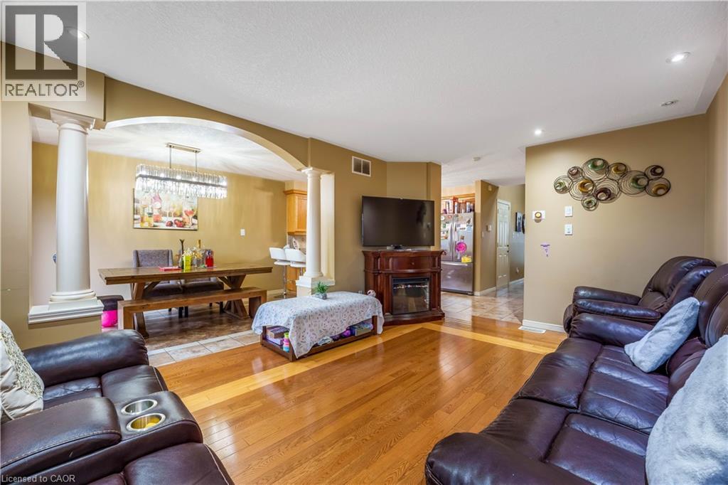 924 Copper Leaf Crescent, Kitchener, Ontario  N2E 3W1 - Photo 11 - 40817492