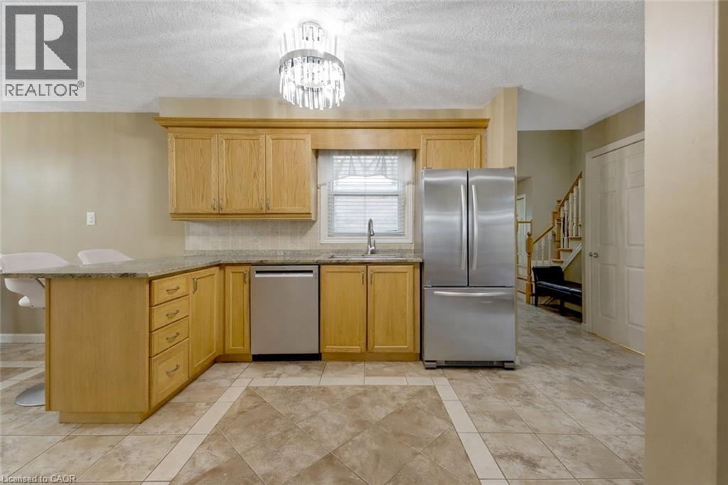 924 Copper Leaf Crescent, Kitchener, Ontario  N2E 3W1 - Photo 5 - 40817492