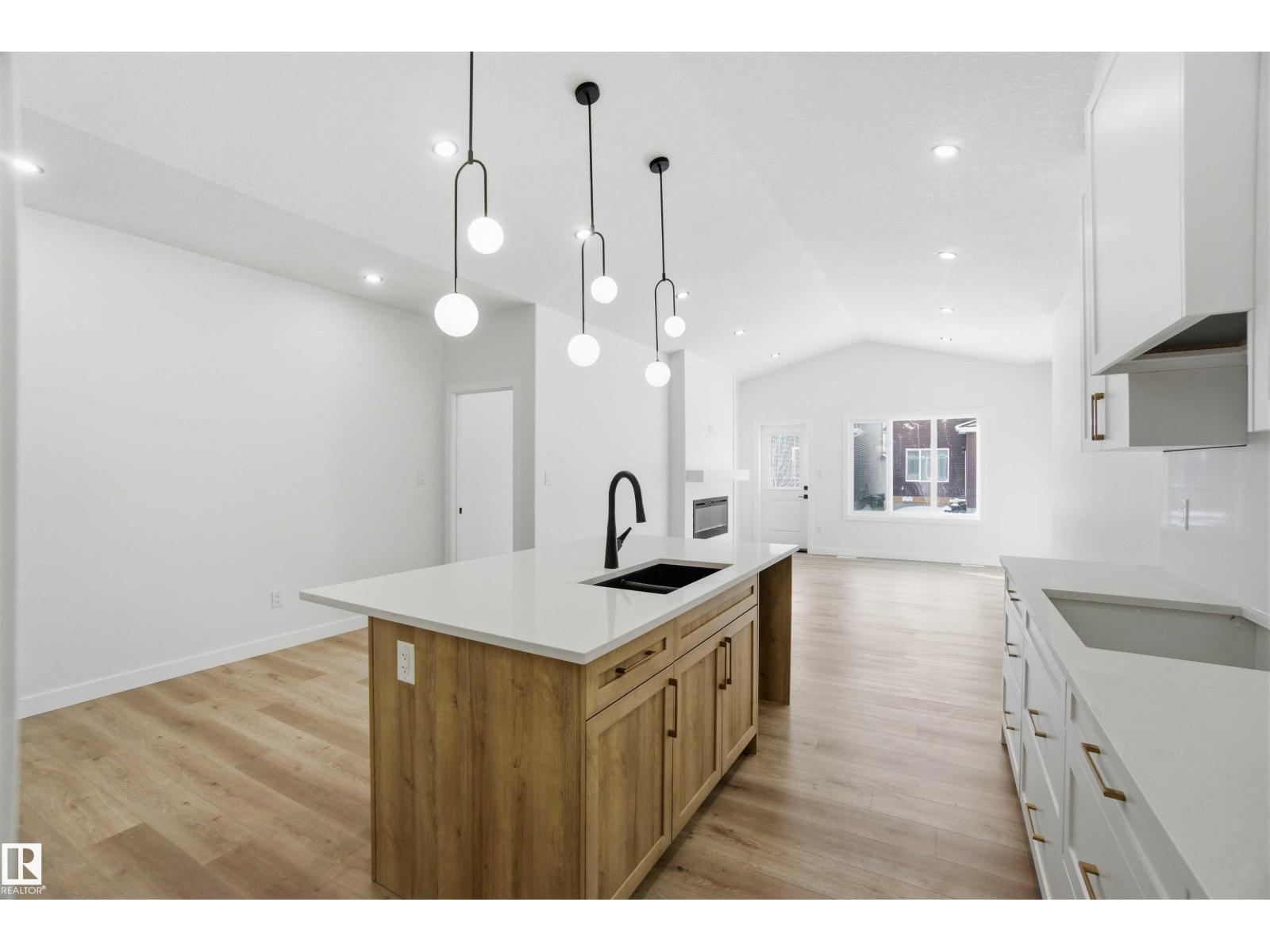 3320 Chickadee Drive Nw, Edmonton, Alberta  T5S 0V4 - Photo 5 - E4482267