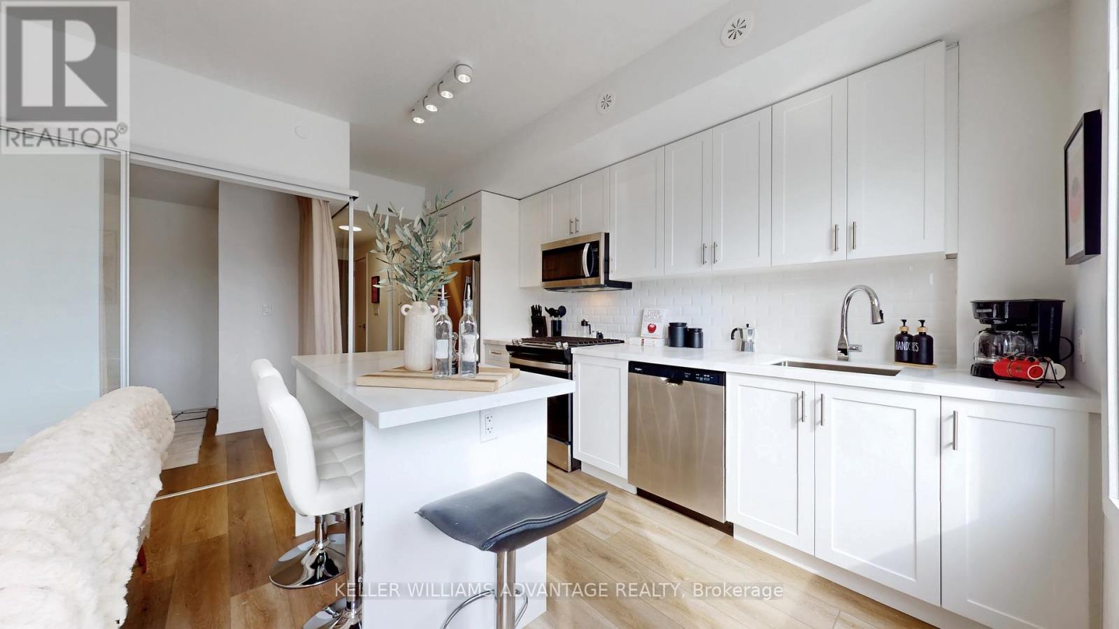 34 - 1479 O'connor Drive, Toronto, Ontario  M4B 2V5 - Photo 6 - E12999112