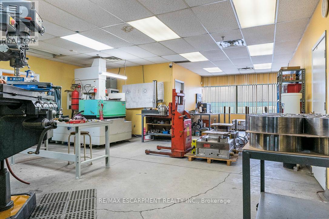 11 - 2430 Lucknow Drive, Mississauga, Ontario  L5S 1V3 - Photo 9 - W12912386