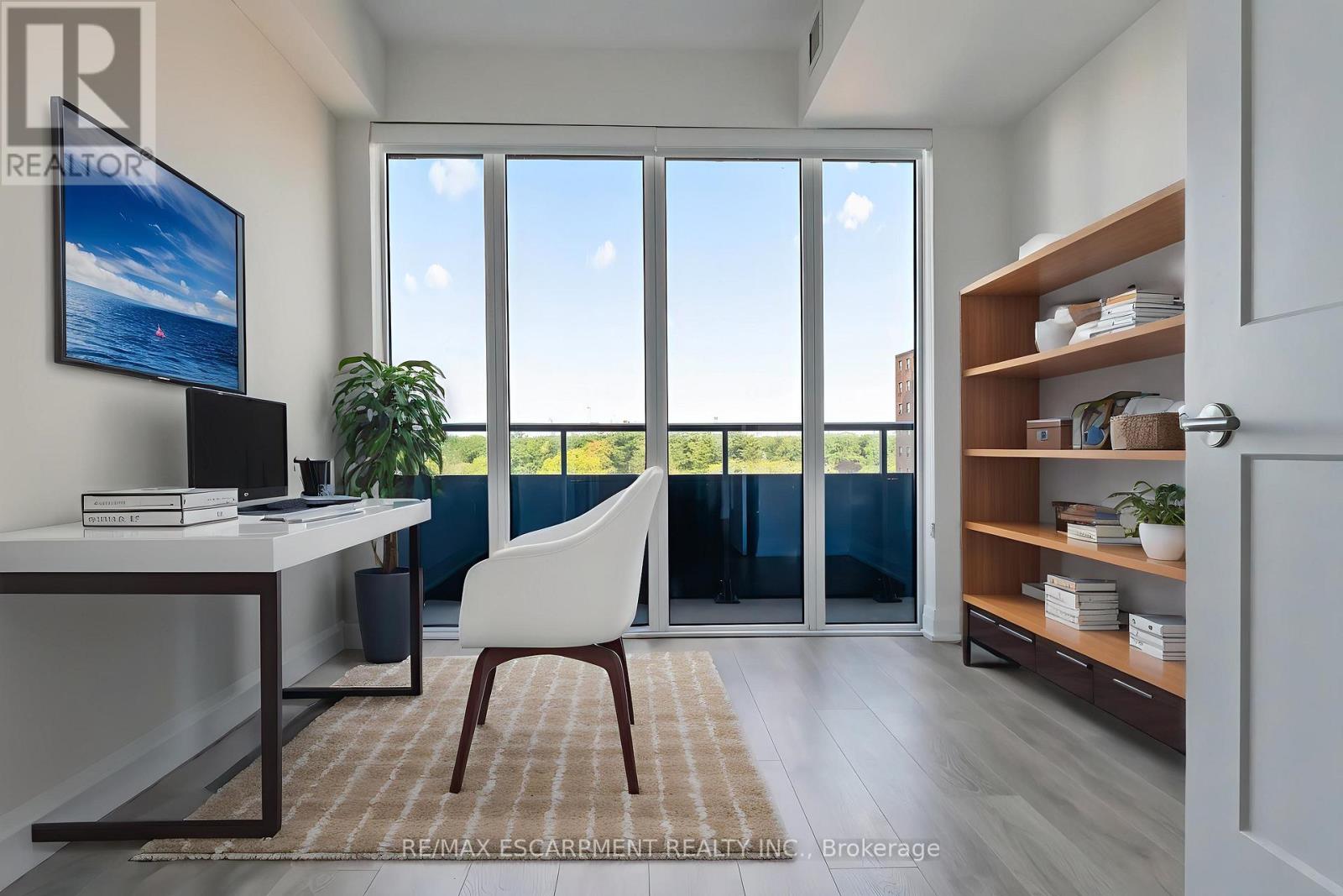 1012 - 21 Park Street E, Mississauga, Ontario  L5G 0C2 - Photo 18 - W12961254