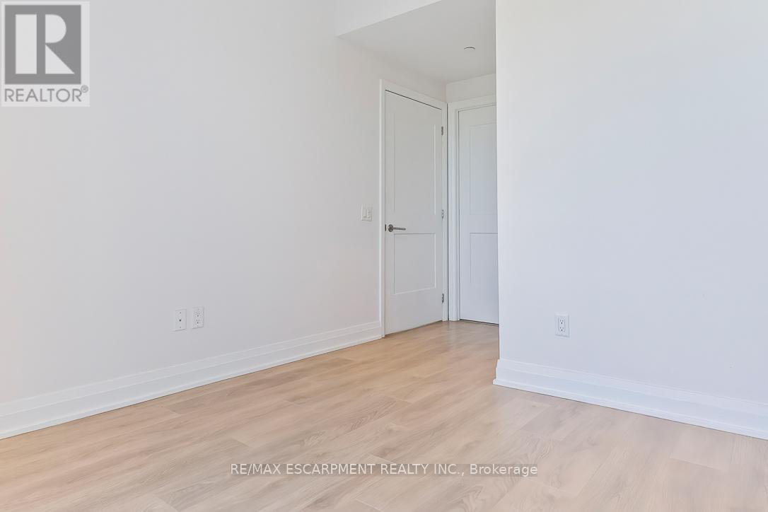 1012 - 21 Park Street E, Mississauga, Ontario  L5G 0C2 - Photo 26 - W12961254