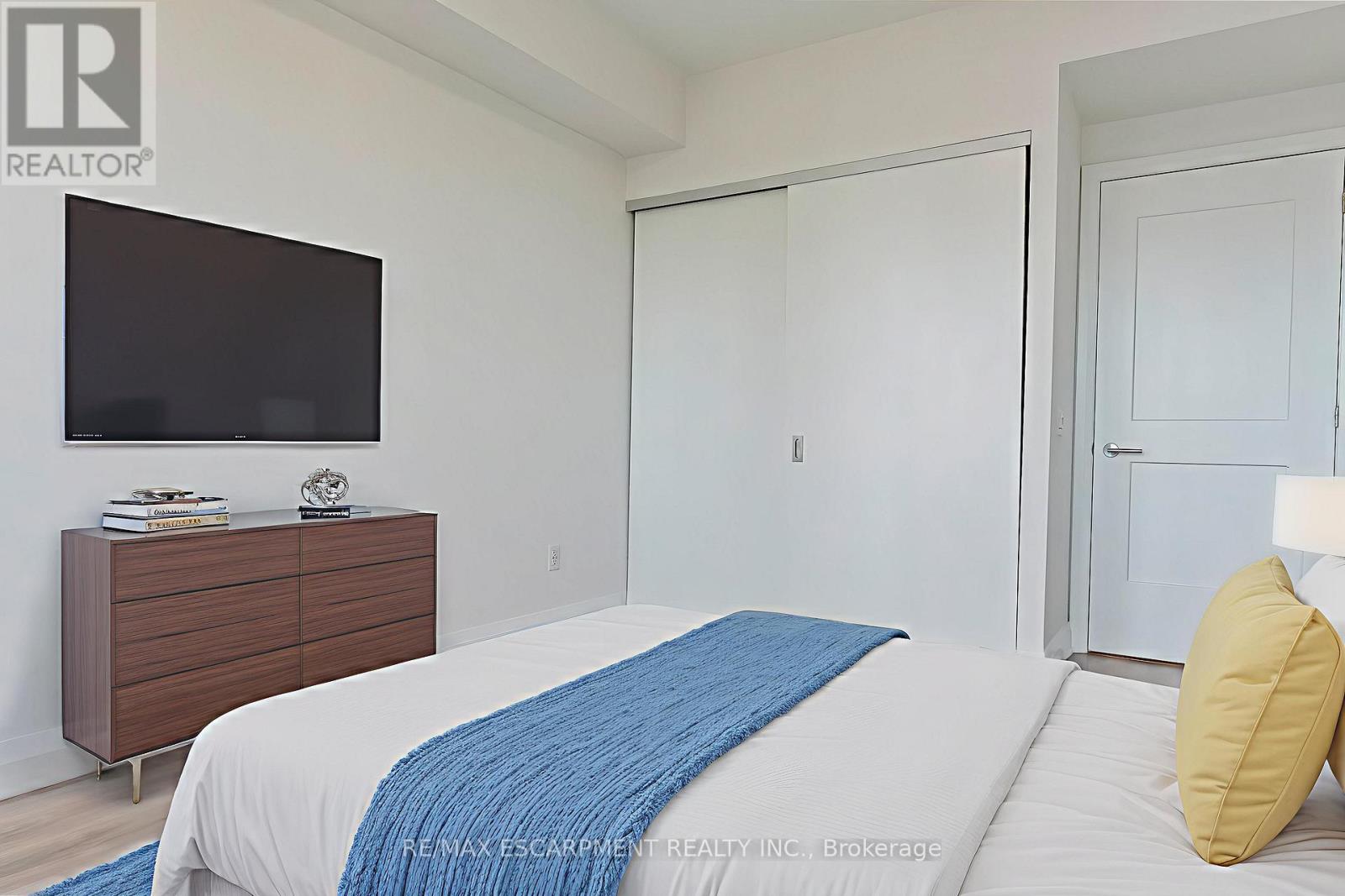 1012 - 21 Park Street E, Mississauga, Ontario  L5G 0C2 - Photo 31 - W12961254