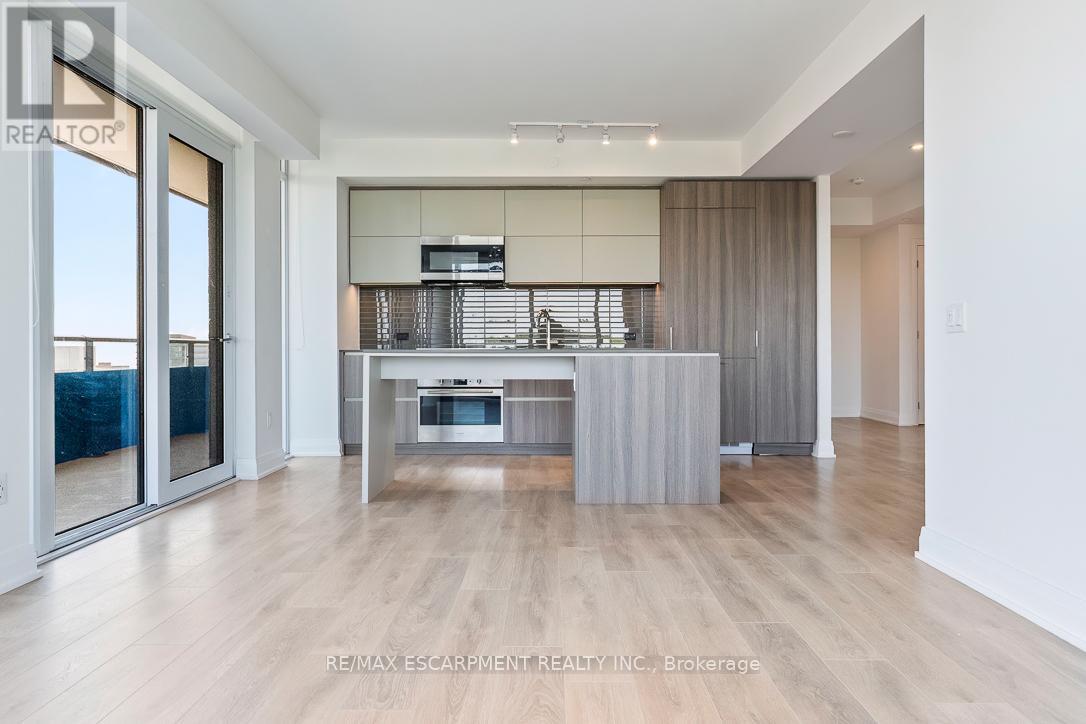 1012 - 21 Park Street E, Mississauga, Ontario  L5G 0C2 - Photo 9 - W12961254