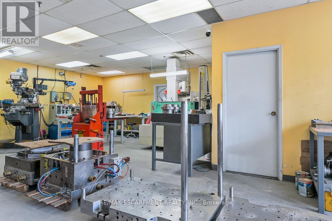 11 - 2430 Lucknow Drive, Mississauga, Ontario  L5S 1V3 - Photo 7 - W12912386