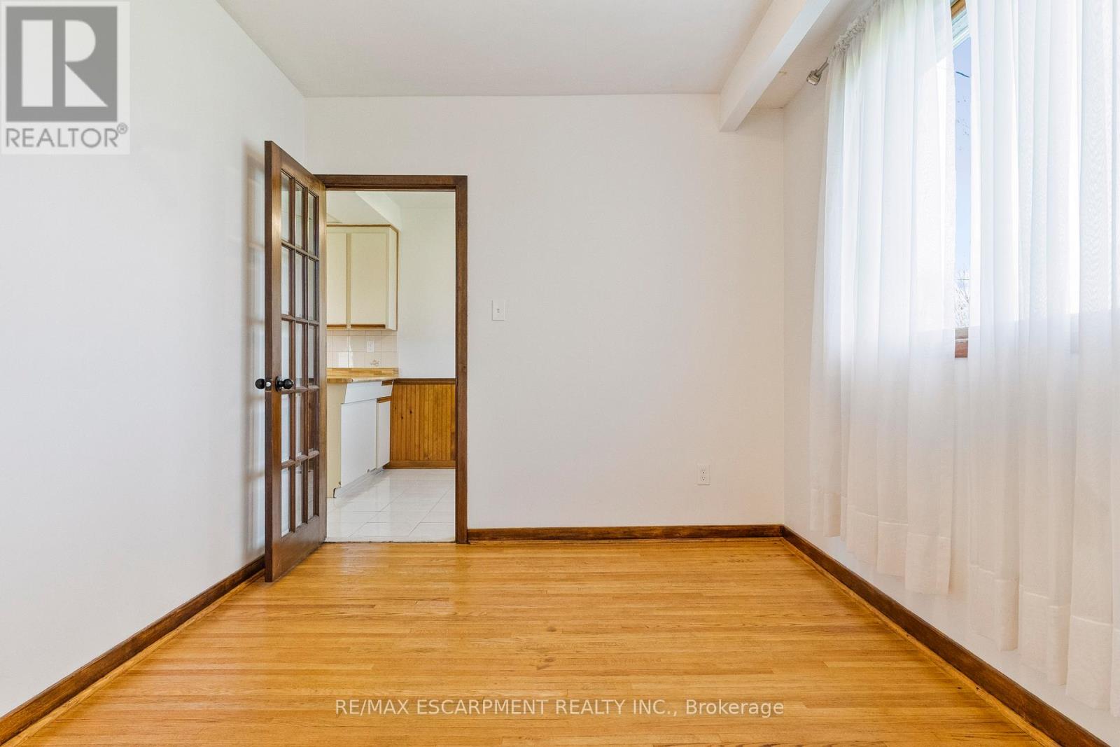 1193 Sixth Line, Oakville, Ontario  L6H 1W8 - Photo 10 - W12979030