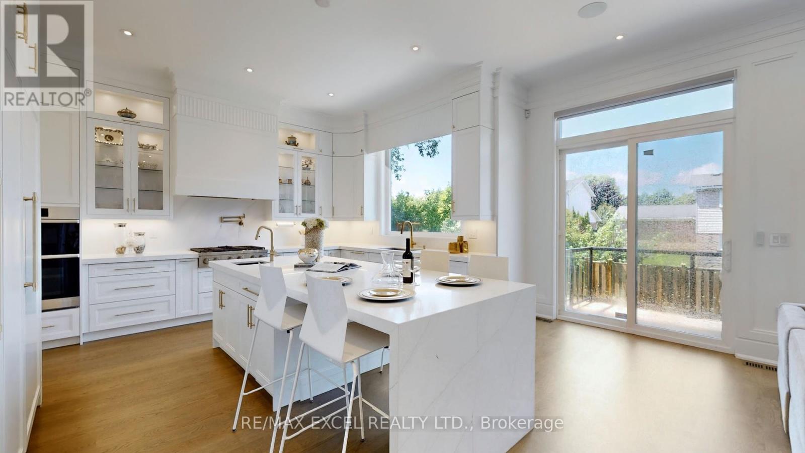 22 Sanderson Crescent, Richmond Hill, Ontario  L4C 5L4 - Photo 9 - N12999106