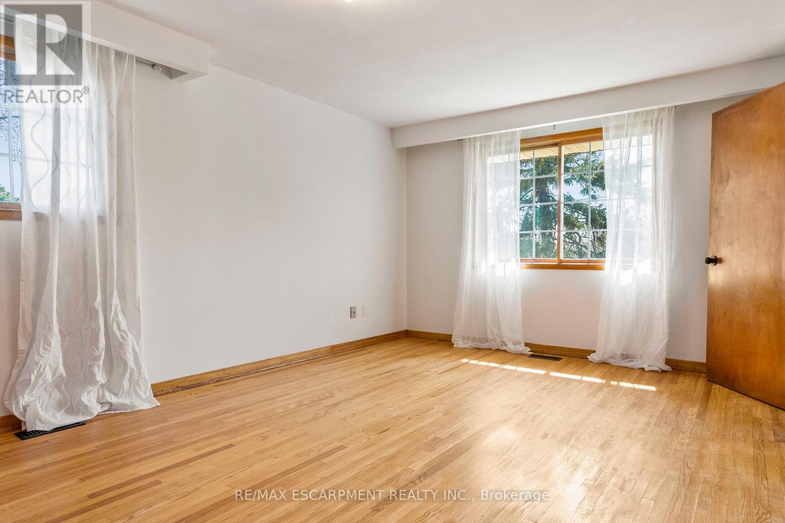 1193 Sixth Line, Oakville, Ontario  L6H 1W8 - Photo 23 - W12979030